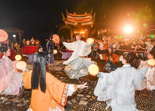 “我在宝华山组了个泡山菊”