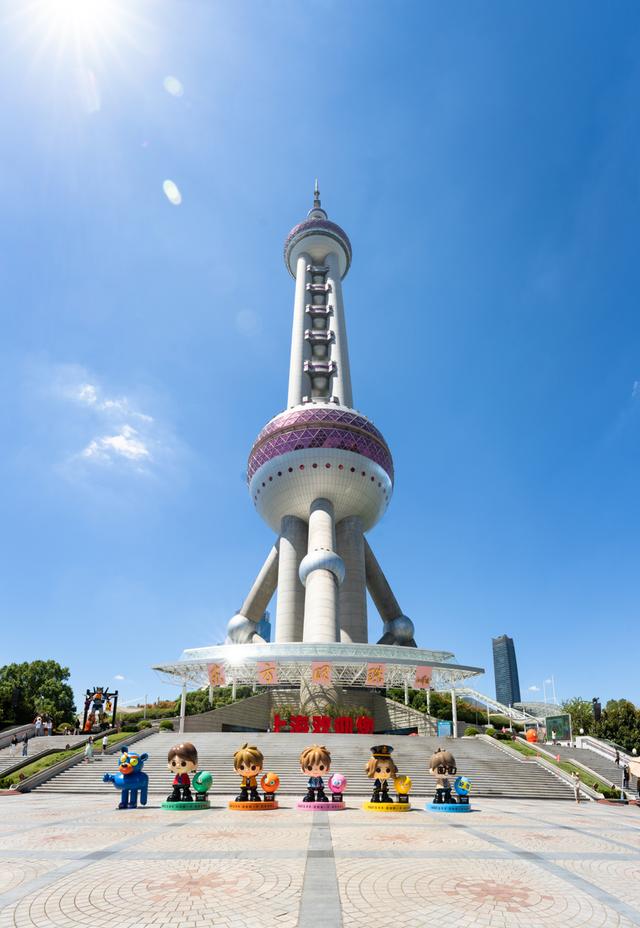 五月天来上海开3天演唱会，全市“著名”景点都跟着动起来了