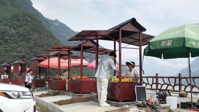 秭归“小狗山”打卡地翻新 游客村民“双赢”