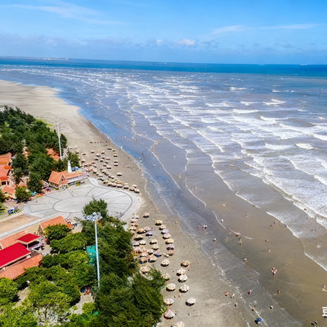 “暖冬遇见防城港”白浪滩景区沙滩车免费趣味体验活动为马拉松奔跑点燃激情！！！