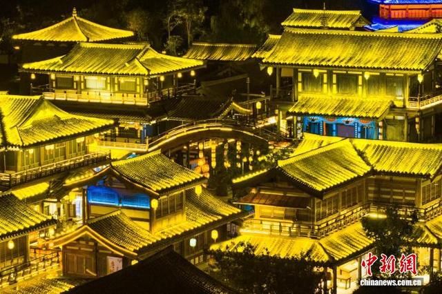 （活力中国调研行）感受唐风雅韵 湖北襄阳唐城打造夜游“新玩法”