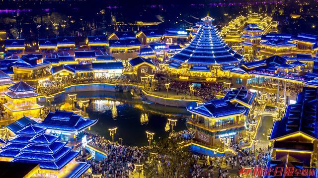 图说丨鹤城区榆树湾文旅商综合体假日文旅消费活力持续升温