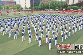 郑州上街区中小学生春季运动会开幕图片