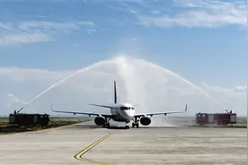 二连浩特航空口岸正式开放国际航线同步开通图片