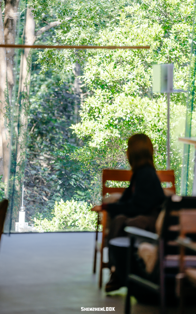 开在公园里的玻璃书房 · 深圳新安静空间