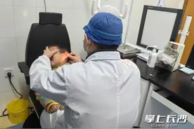 全国爱耳日 | 掏耳朵掏“聋”了？小心这些伤耳行为图片