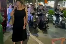 “路边摊现榴莲鬼秤，8斤称出18斤”，当地回应→图片