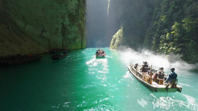 300余自驾游爱好者走进“中国最美水域”屏山