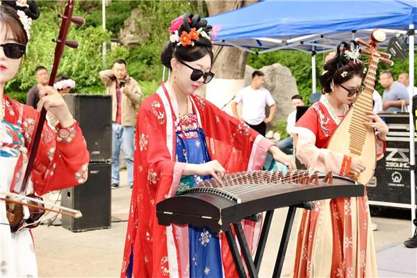 秋色满城 历下有约丨2025天下第一泉风景区国庆中秋游园会即将欢乐开启