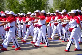 2025年全国“行走大运河”全民健身系列活动主会场活动在沧州启幕图片