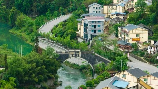 【绥阳县2025十大年度热词】山水赋能后，金银自然生——破译“清凉经济”的绥阳样本