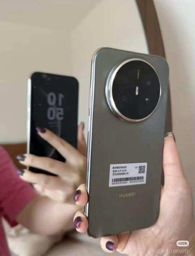 华为Mate70 Air真机曝光，预装鸿蒙5