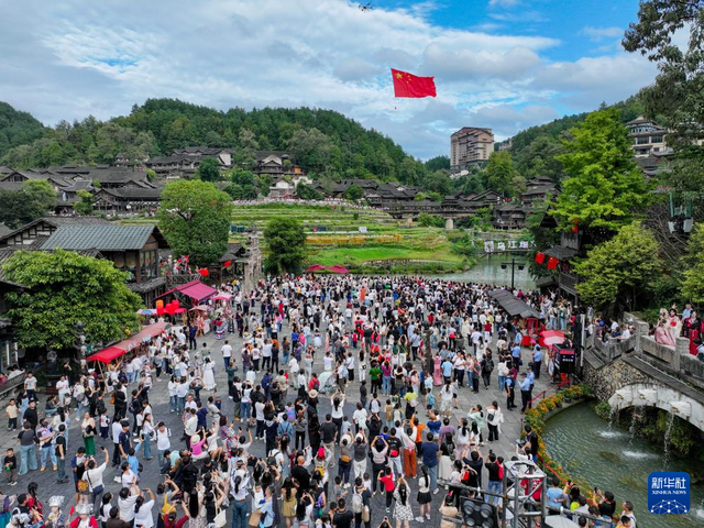 文博赋能与新消费破圈彰显中国黄金周文旅经济活力