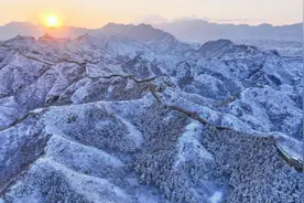 雪后长城图片
