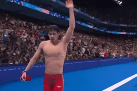 潘展乐的腹肌为什么不对称？图片