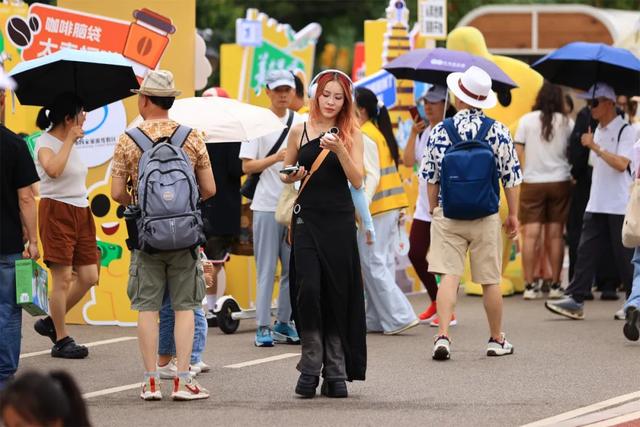 2025滇池国际咖啡文化嘉年华·图集丨活动首日，32.5万人次嗨爆滇池东西岸