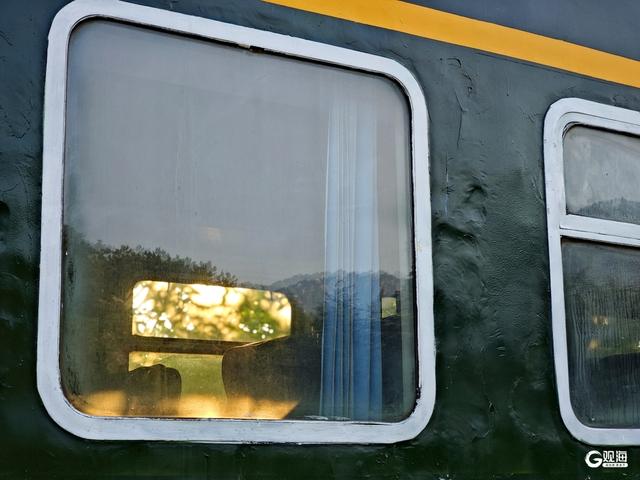 青岛百果山森林公园东方红火车：盛夏的复古列车