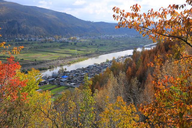 岷县：山川秀美秋色浓