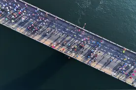 （体育）马拉松——浙江建德新安江马拉松赛举行图片