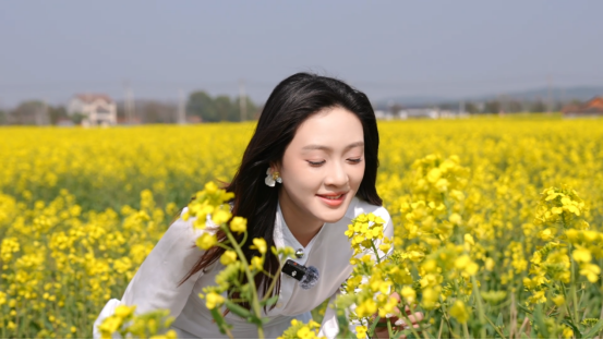 藏不住了！荆州八岭山油菜花海进入盛花期！