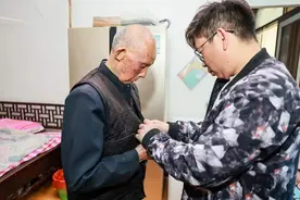 40年！祖孙三代接力照顾孤寡聋哑邻居图片