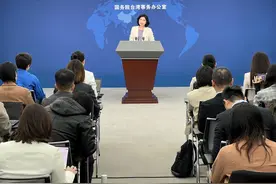 国务院台办：双航母编队海上训练是年度例行性安排图片