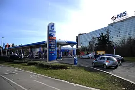 油价突破80美元大关 石油市场关注对俄制裁影响图片