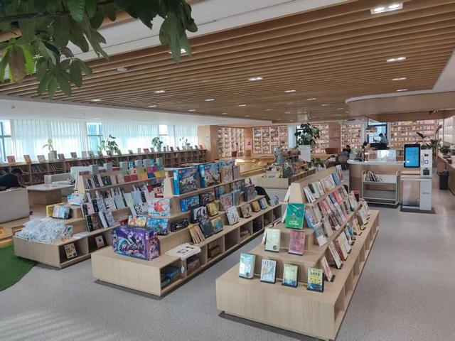 昔日“学校与乐园”，北京工人文化宫如何重获生机？记者探访→