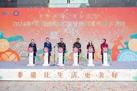 广西开展非遗进校园展示活动图片