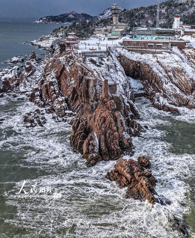 山东荣成：冰雪为墨 冬景如画