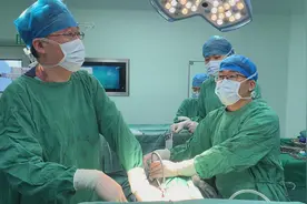 离奇！小伙看似只有皮外伤却“内伤”严重！多学科联手上演“生死急救”图片