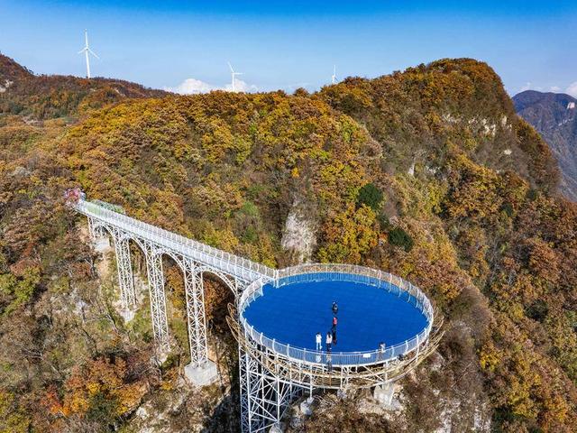 保康：彩林入画醉横冲 层林尽处听风吟