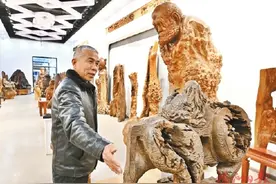 木雕艺术大师张其仕：以刀为笔 刻木生“花”图片