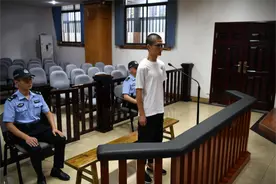 27岁大学毕业生在公交上猥亵女童被判刑，自称考研失败追求刺激图片