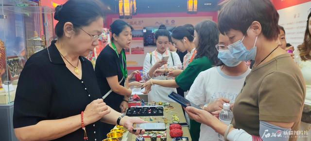 新疆文旅惠民大礼包发布 “真金白银”激发消费活力
