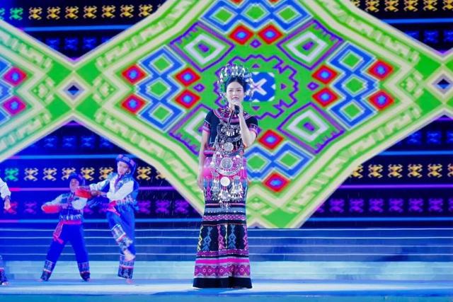 “浪漫七夕·仙来保亭”全民潮歌会浪漫上演！以歌为媒，绘就保亭文旅融合新画卷