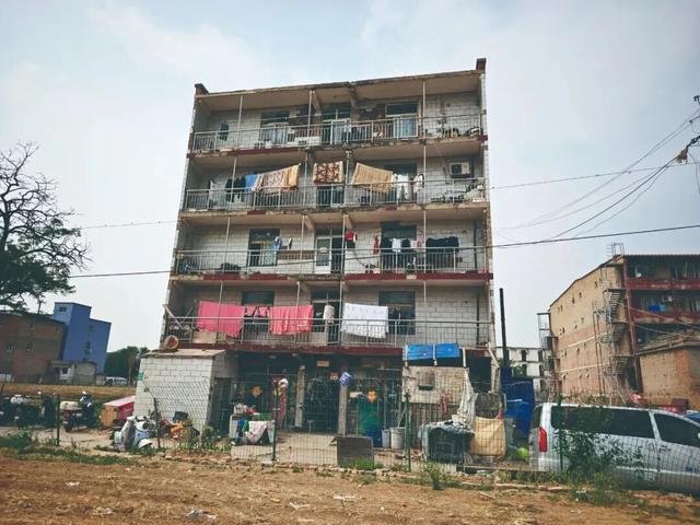 一位北京女骑手的双重生活：我不愿活成我母亲那样