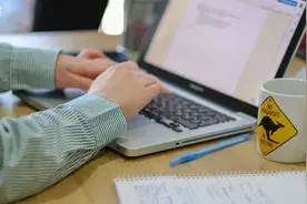 别再为提示词发愁了，教你用Gemini写出高质量的4o提示词！图片