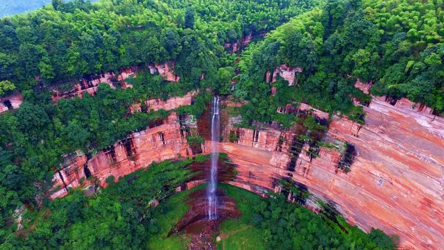 越黔同行·文旅共兴——2025越南胡志明旅行商代表团赴黔考察推介会在贵阳举行