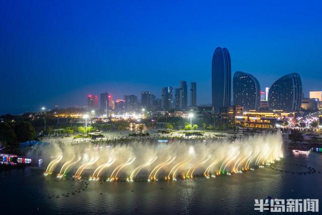 青岛西海岸“水光盛宴”开启夜游新模式