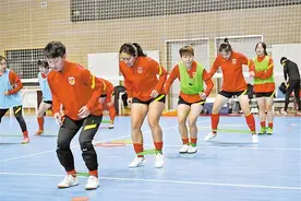 国家女子五人制足球队在宁备战亚洲杯决赛图片