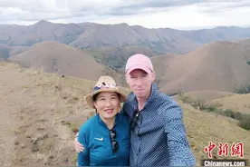 南非外教“结缘”中国20载  日行数万步丈量越王城图片