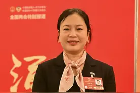 全国人大代表姚建萍牵头，联合全国人大代表成新湘发起建议：以“国绣”品牌形象走向世界｜两会好声音图片
