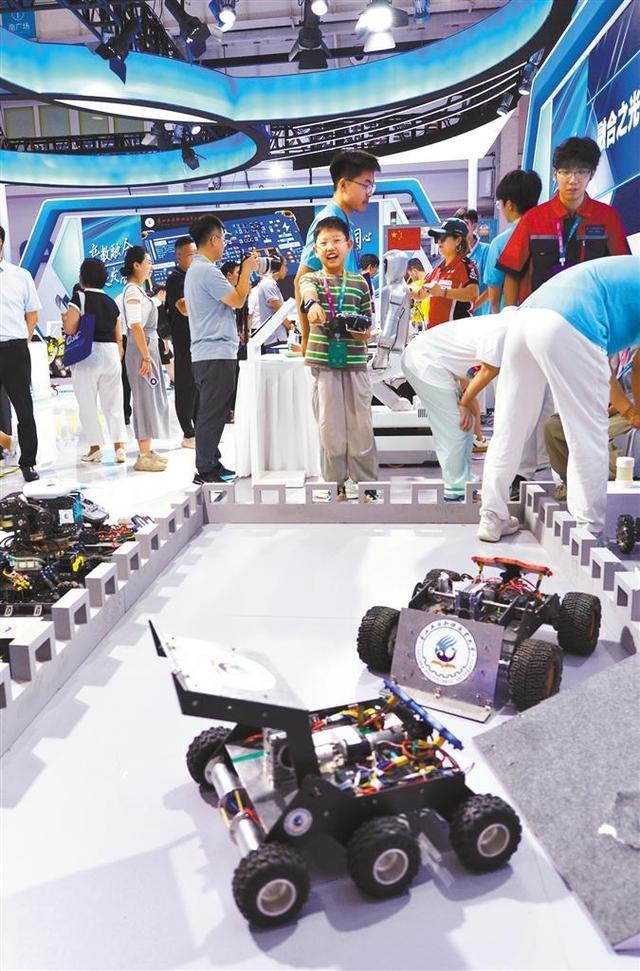 让机器人更智慧——2025世界机器人大会掠影