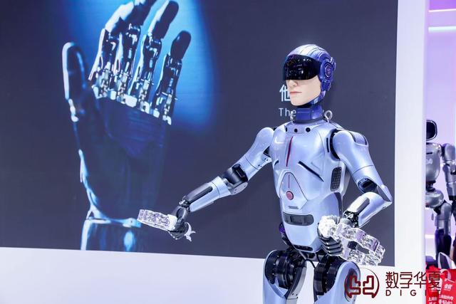 技术为核 生态为脉，全球机器人竞技场升起“深圳星链”| 南山半月谈