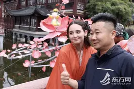 古风妆造、金龙华服、非遗漆扇……这群“老外”在豫园沉浸式体验中国风图片