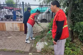 汉沽街道田华里社区：老中青三代总动员 环境整治迎上合图片