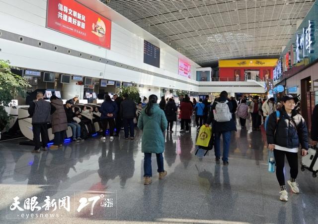 读报告 看成绩 | 兴义机场市场开发部经理卢兴阳：“支支串飞”让分散景点串珠成链