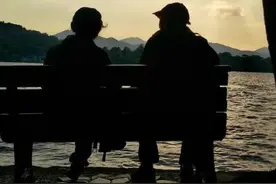 遇到本地“高富帅”大爷，海宁张阿姨陷入“黄昏恋”……图片