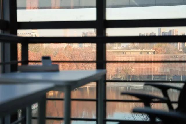 推开南开的窗，你会看到——